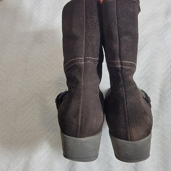 LA CANADIENNE Waterproof Suede Ankle Bootie Square Toe Low Wedge Brown Size 10 - Picture 5 of 16
